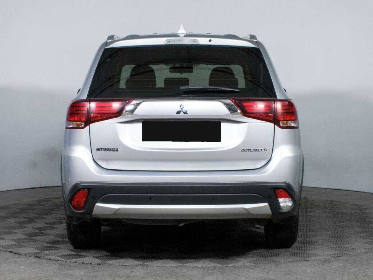 Mitsubishi Outlander с пробегом — 2017 год. Фото: #4