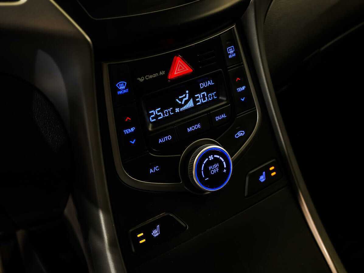Hyundai Elantra с пробегом — 2015 год. Фото: #13
