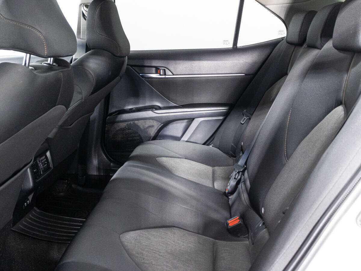 Toyota Camry с пробегом — 2019 год. Фото: #9