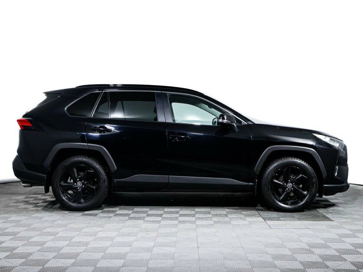 Toyota RAV4 с пробегом — 2021 год. Фото: #3