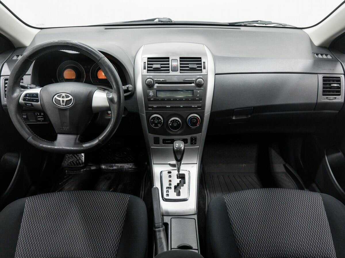 Toyota Corolla с пробегом — 2011 год. Фото: #10
