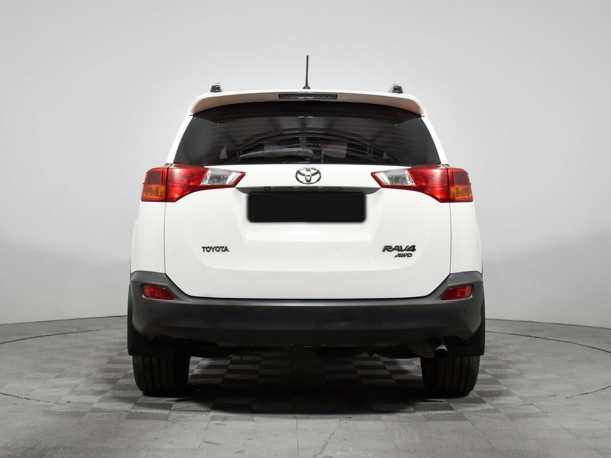 Toyota RAV4 с пробегом — 2015 год. Фото: #4