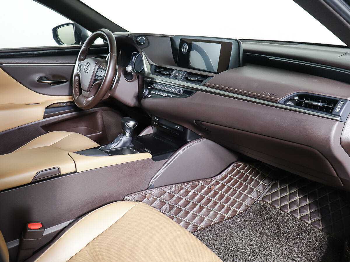 Lexus ES с пробегом — 2020 год. Фото: #6