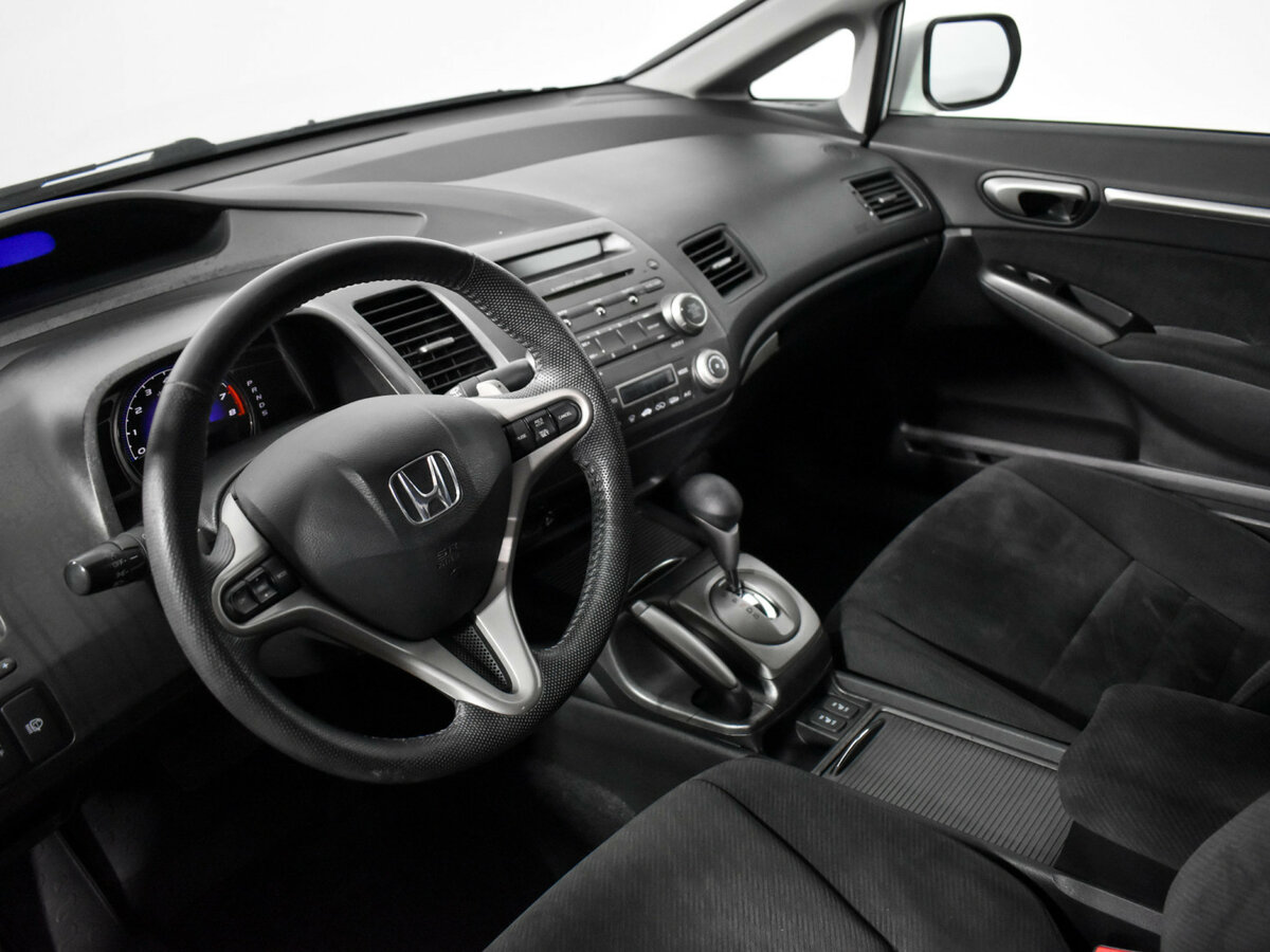 Honda Civic с пробегом — 2011 год. Фото: #7