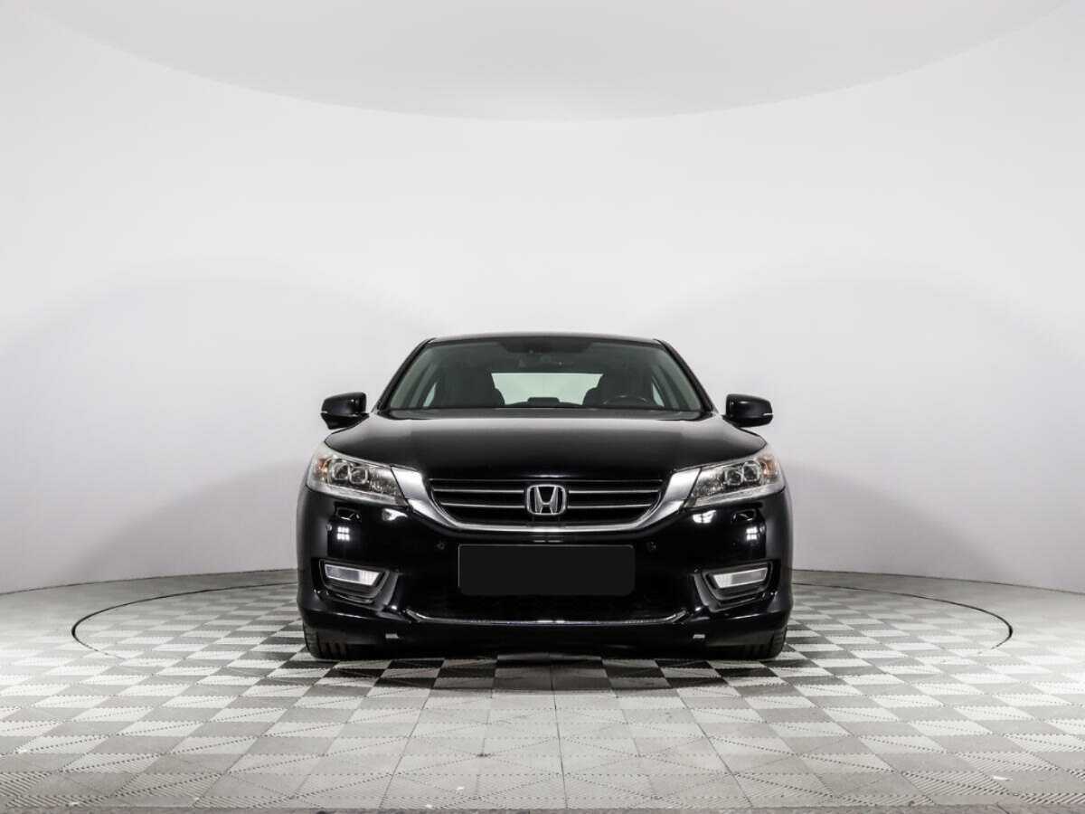 Honda Accord с пробегом — 2013 год. Фото: #1