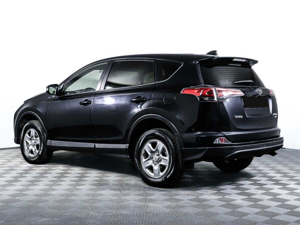 Toyota RAV4 с пробегом — 2016 год. Фото: #6