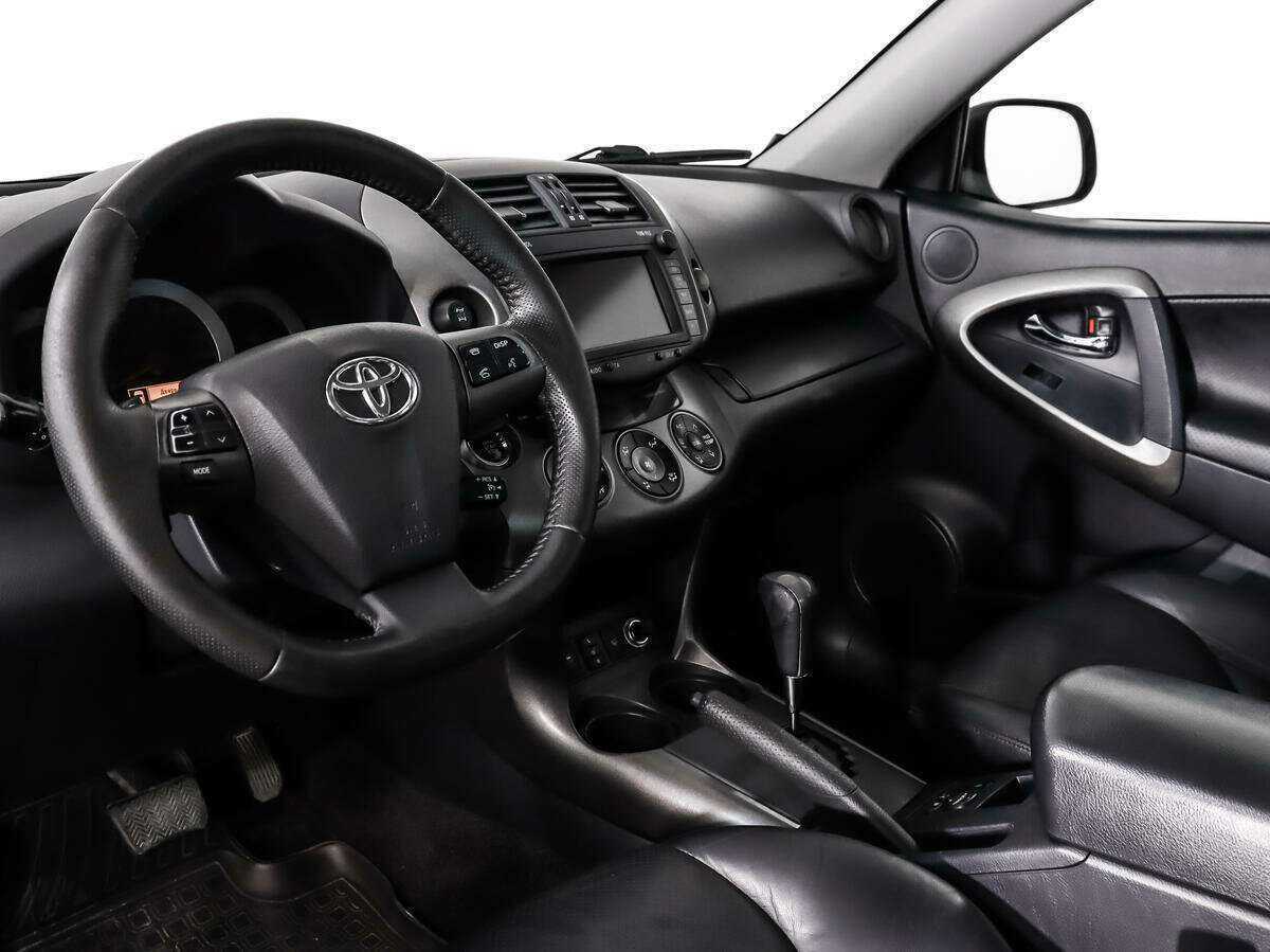 Toyota RAV4 с пробегом — 2011 год. Фото: #8