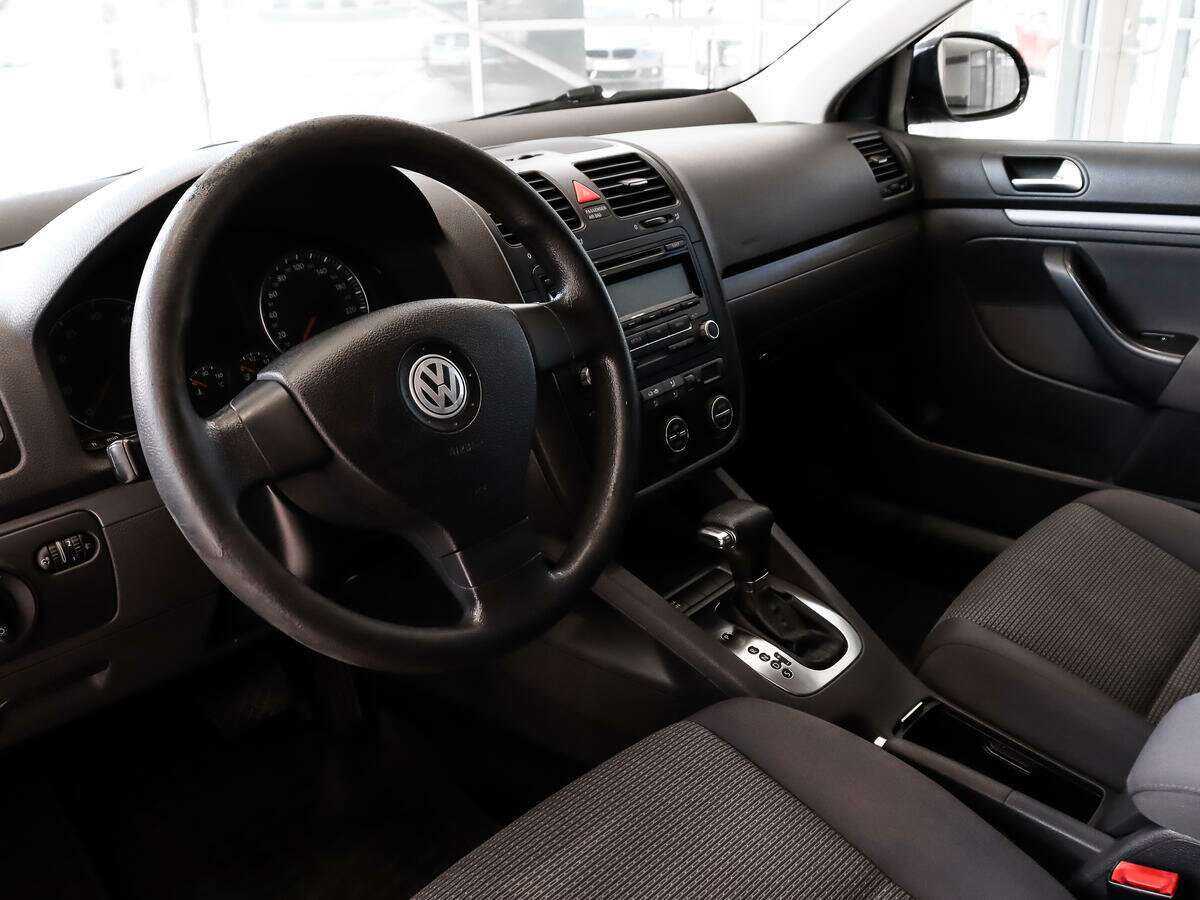 Volkswagen Jetta с пробегом — 2009 год. Фото: #8