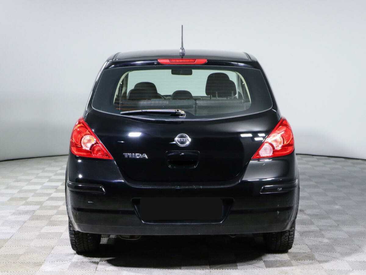 Nissan Tiida с пробегом — 2011 год. Фото: #4
