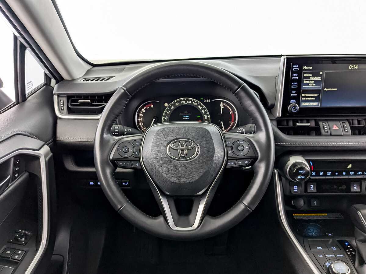 Toyota RAV4 с пробегом — 2022 год. Фото: #17