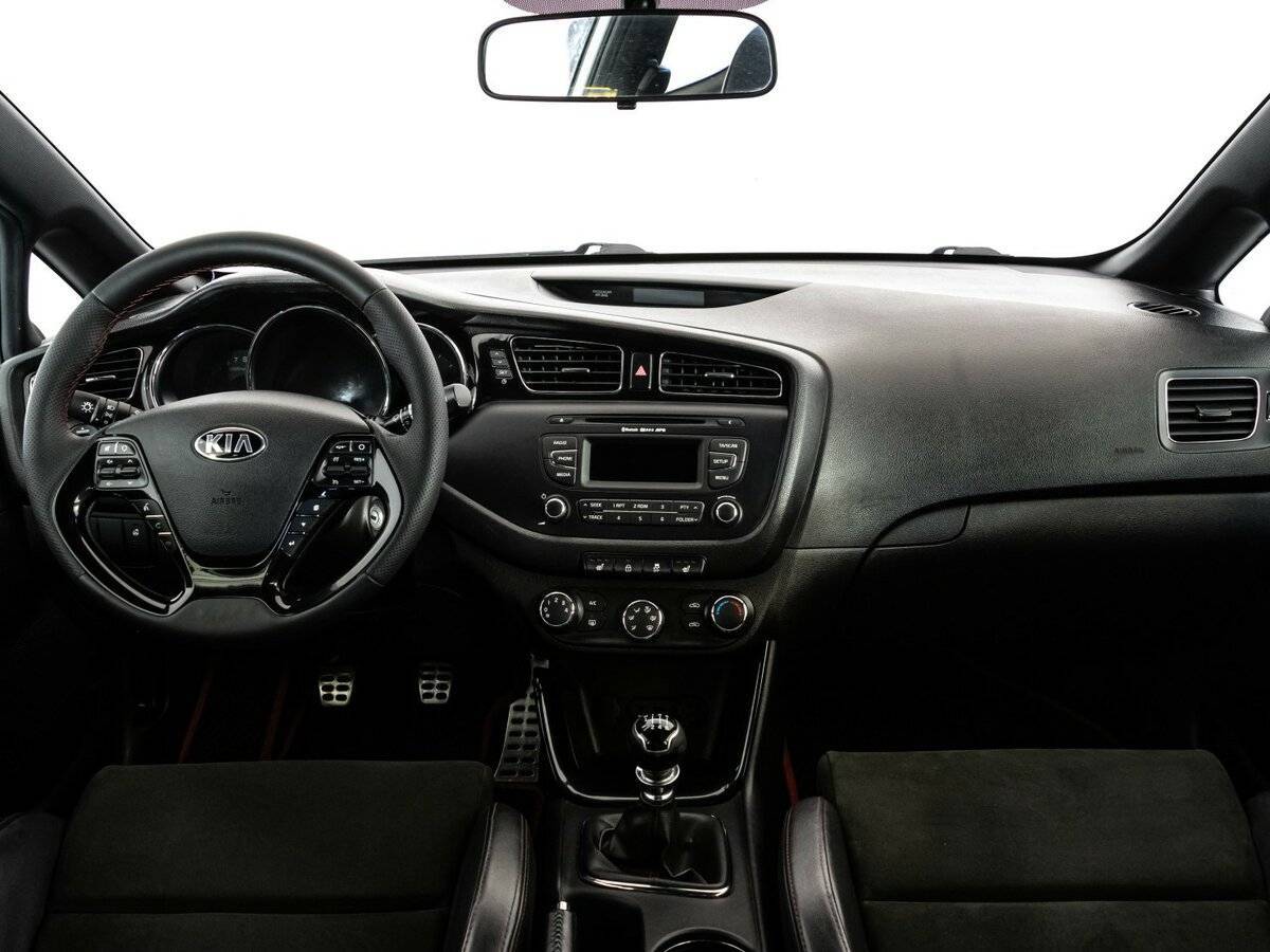 Kia Ceed GT с пробегом — 2014 год. Фото: #10