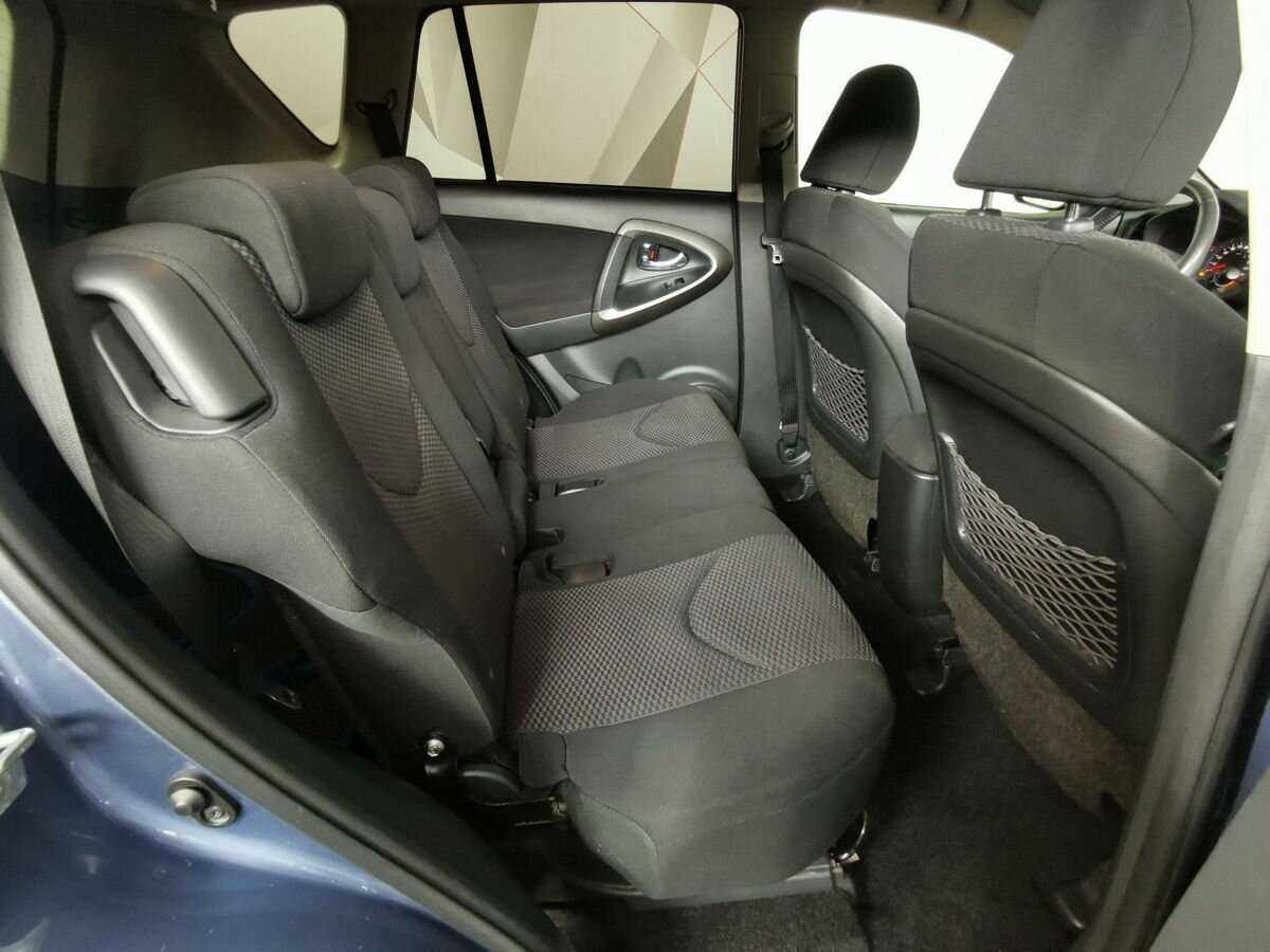 Toyota RAV4 с пробегом — 2011 год. Фото: #11