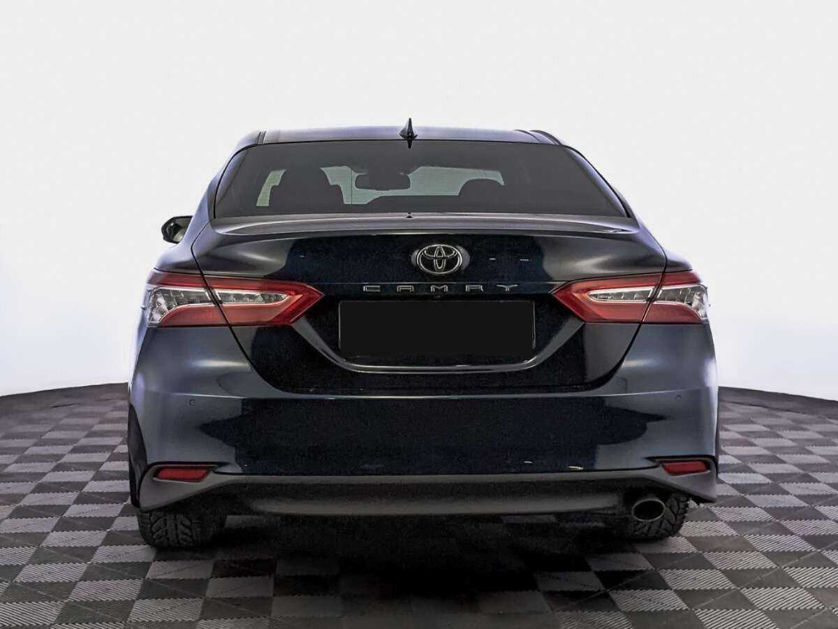 Toyota Camry с пробегом — 2018 год. Фото: #5