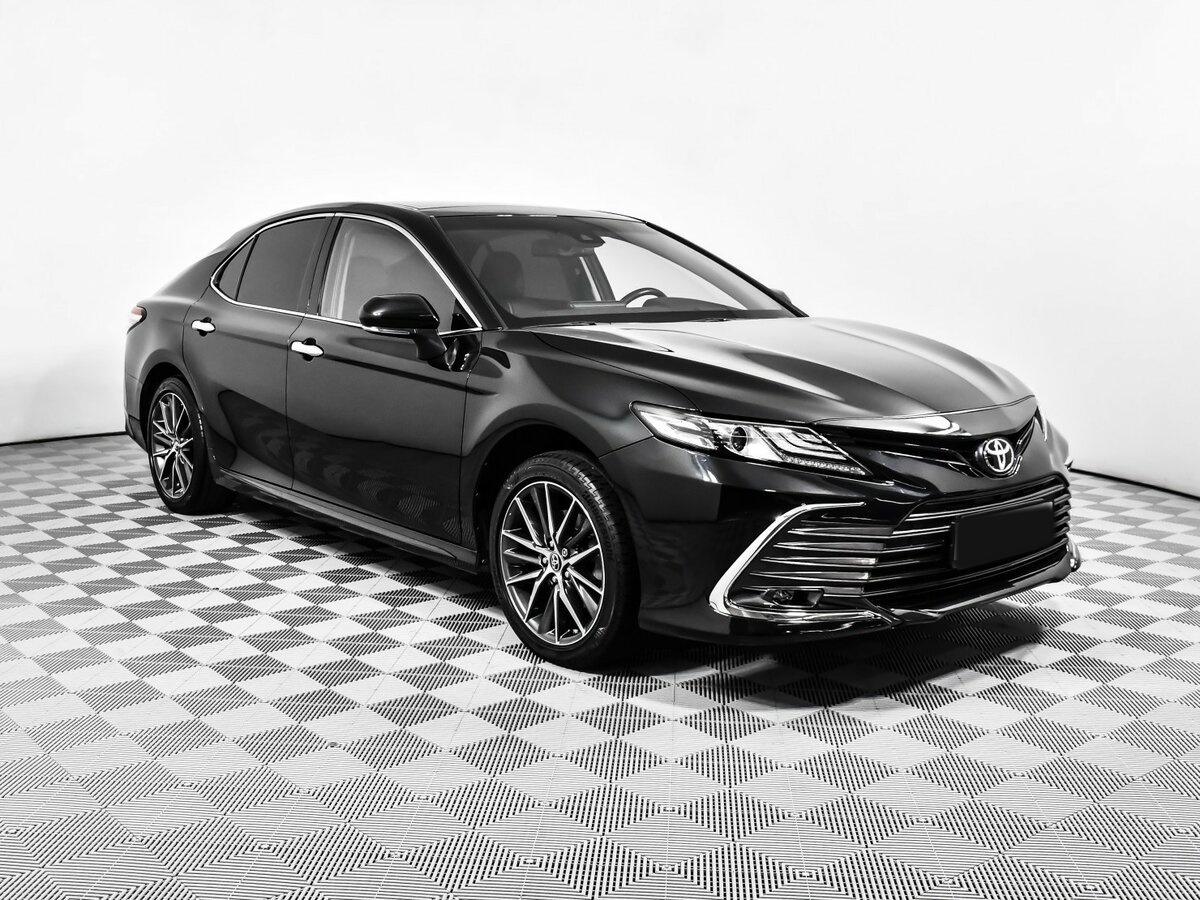 Toyota Camry с пробегом — 2023 год. Фото: #2