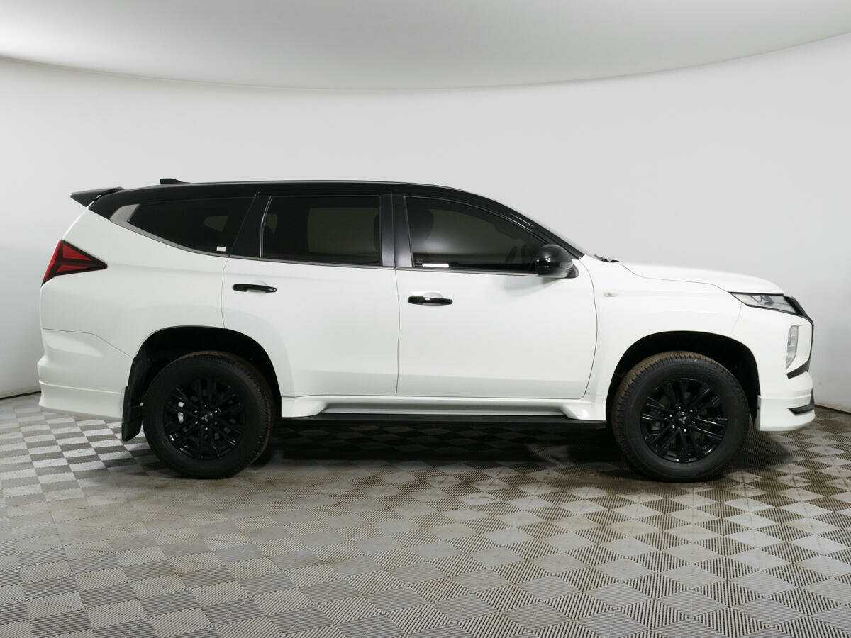Mitsubishi Montero Sport с пробегом — 2022 год. Фото: #2