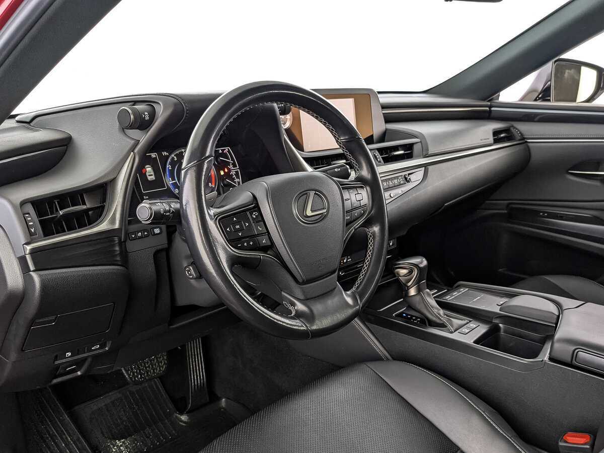 Lexus ES с пробегом — 2020 год. Фото: #14