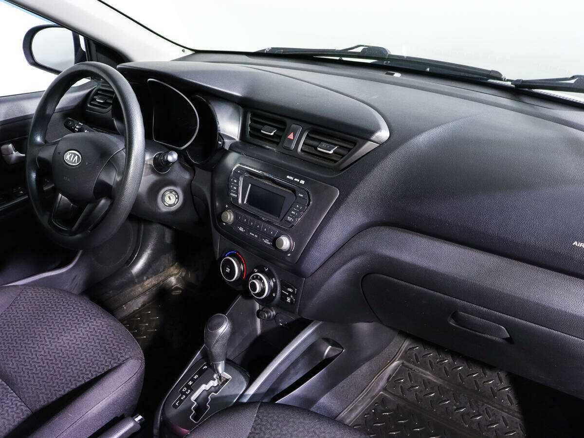 Kia Rio с пробегом — 2011 год. Фото: #8