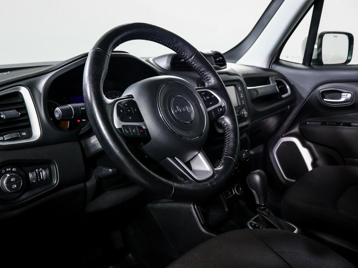 Jeep Renegade с пробегом — 2018 год. Фото: #12