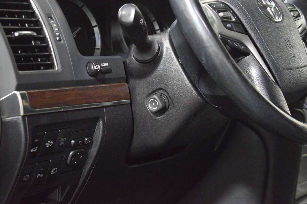 Toyota Land Cruiser с пробегом — 2015 год. Фото: #16