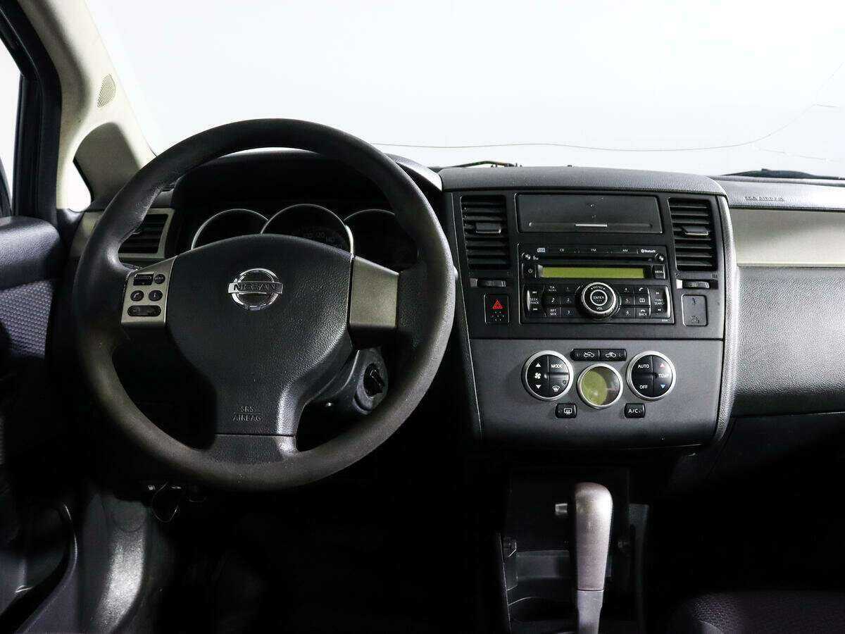 Nissan Tiida с пробегом — 2008 год. Фото: #9