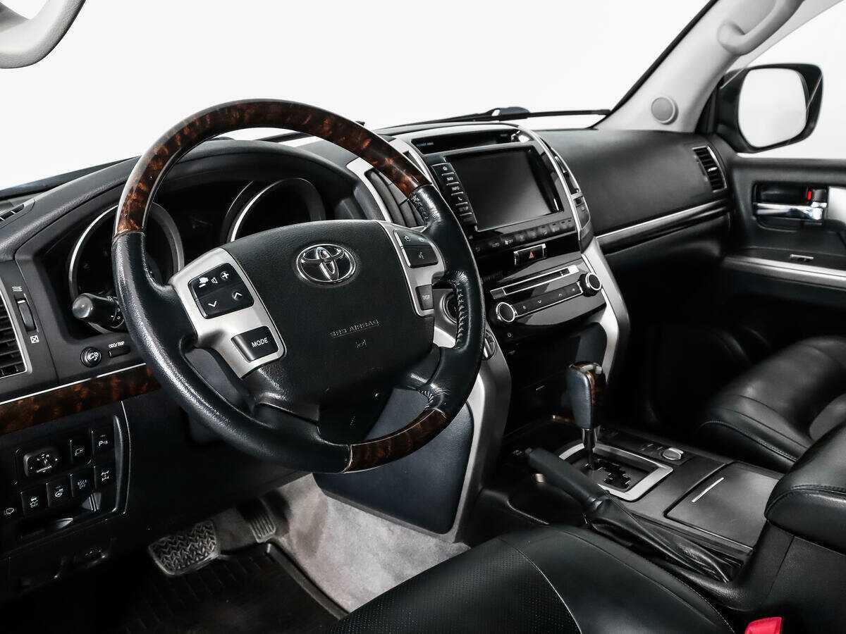 Toyota Land Cruiser с пробегом — 2012 год. Фото: #8