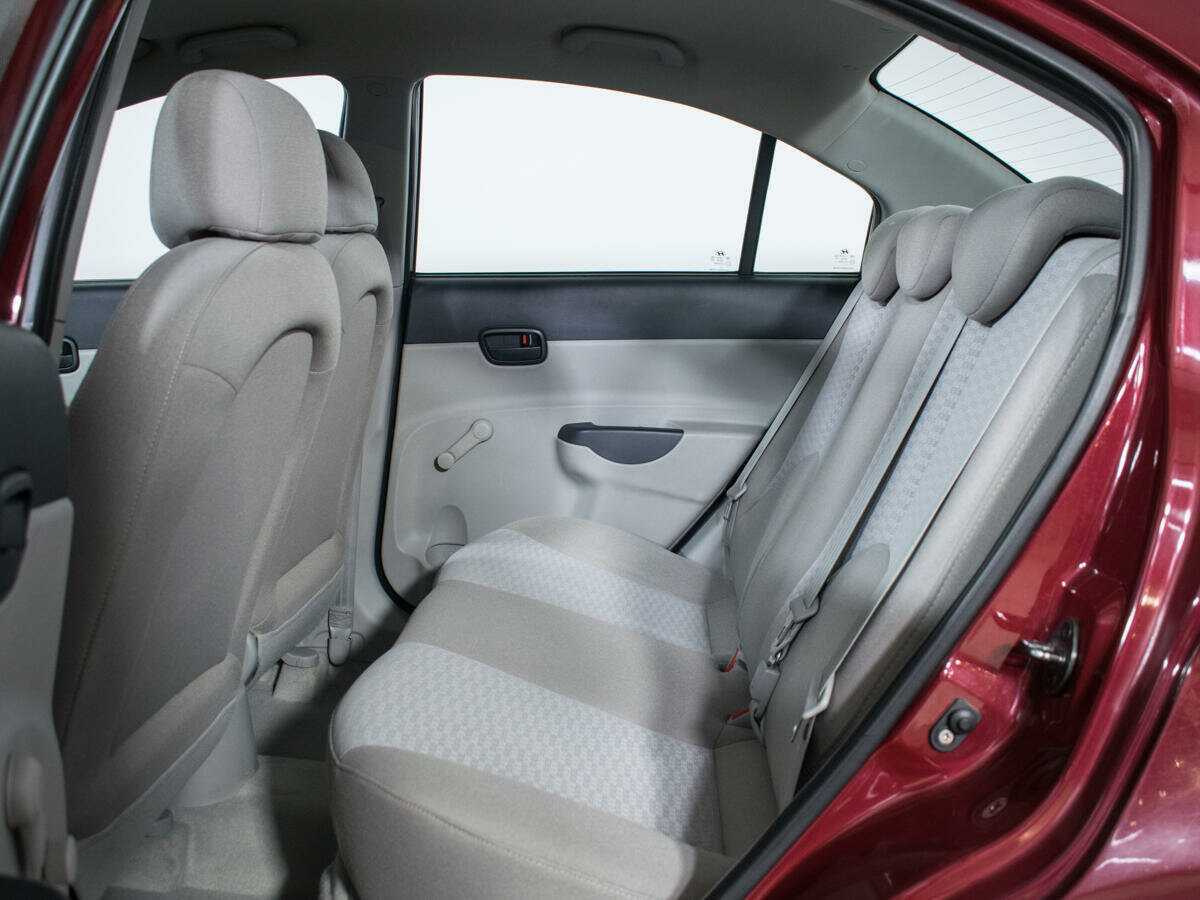 Hyundai Verna с пробегом — 2007 год. Фото: #9