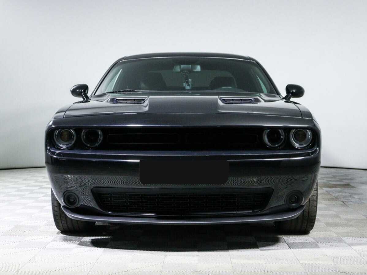Dodge Challenger с пробегом — 2018 год. Фото: #1