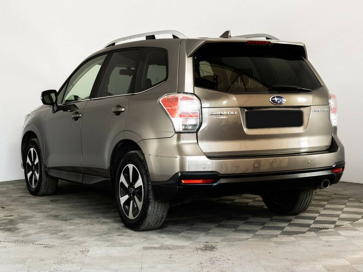 Subaru Forester с пробегом — 2017 год. Фото: #6