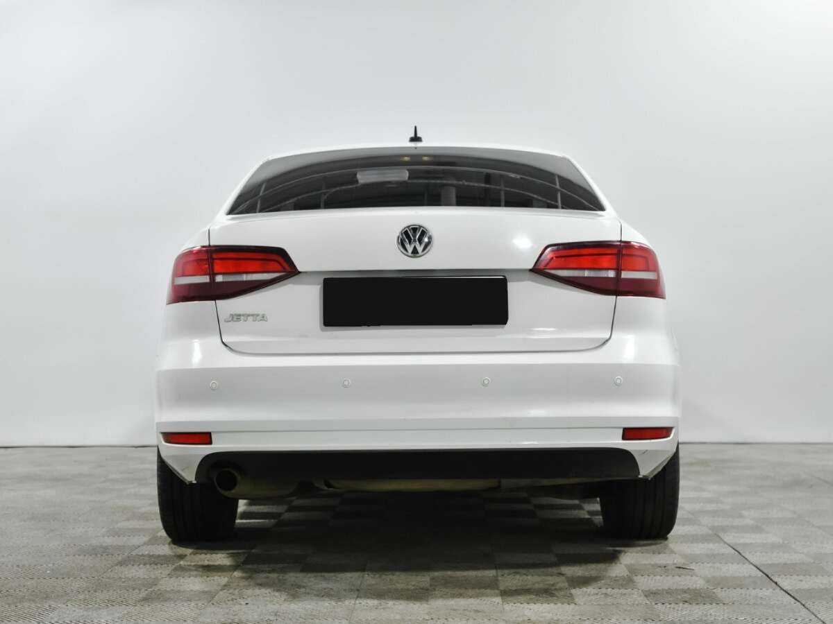 Volkswagen Jetta с пробегом — 2016 год. Фото: #2
