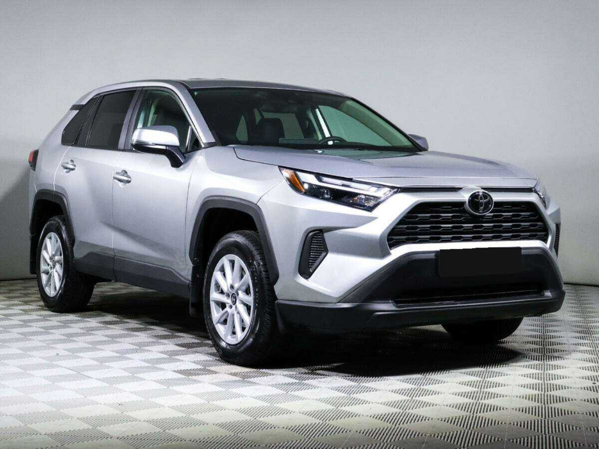 Toyota RAV4 с пробегом — 2022 год. Фото: #2