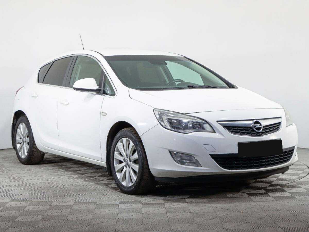 Opel Astra с пробегом — 2010 год. Фото: #2