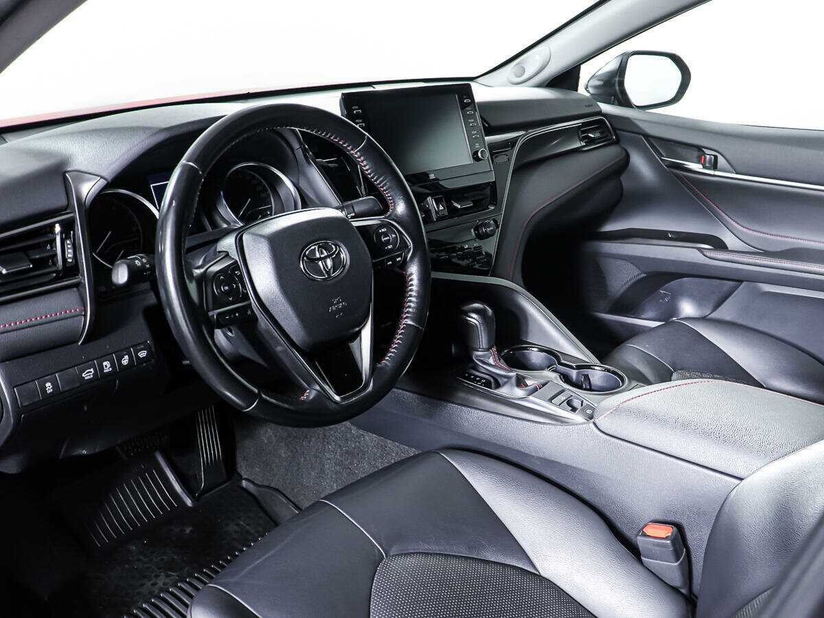 Toyota Camry с пробегом — 2021 год. Фото: #10