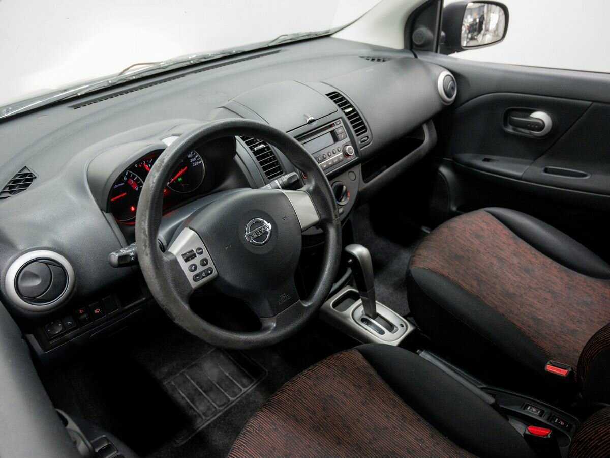 Nissan Note с пробегом — 2011 год. Фото: #12