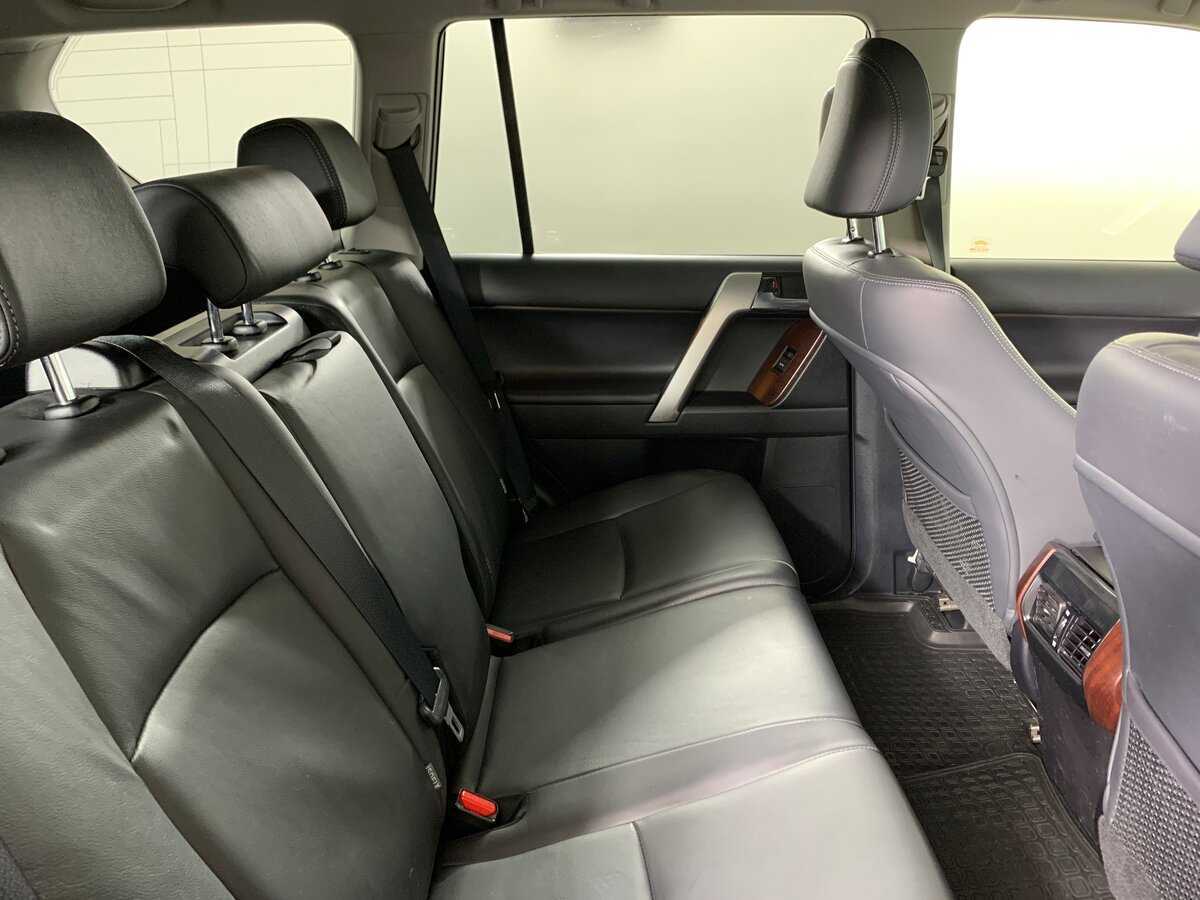Toyota Land Cruiser Prado с пробегом — 2015 год. Фото: #17