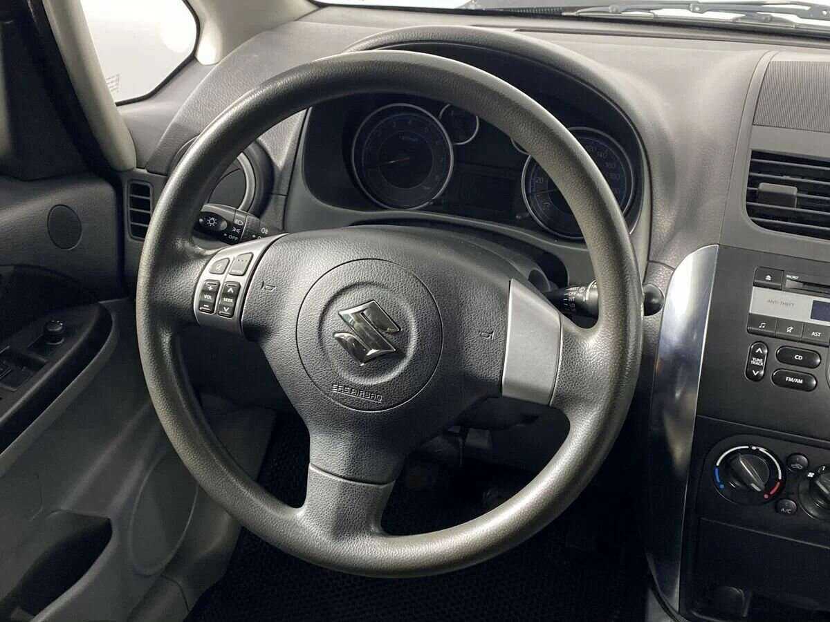 Suzuki SX4 с пробегом — 2010 год. Фото: #8