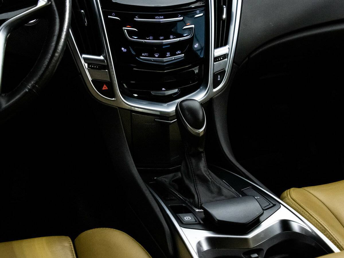 Cadillac SRX с пробегом — 2014 год. Фото: #13