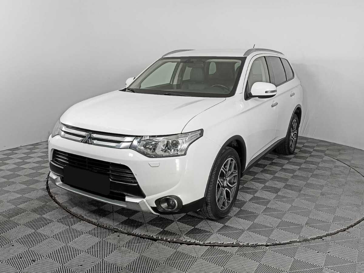 Mitsubishi Outlander с пробегом — 2014 год. Фото: #0
