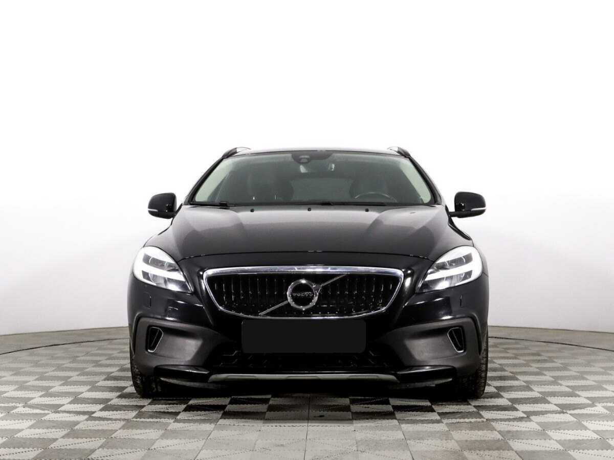 Volvo V40 Cross Country с пробегом — 2017 год. Фото: #1