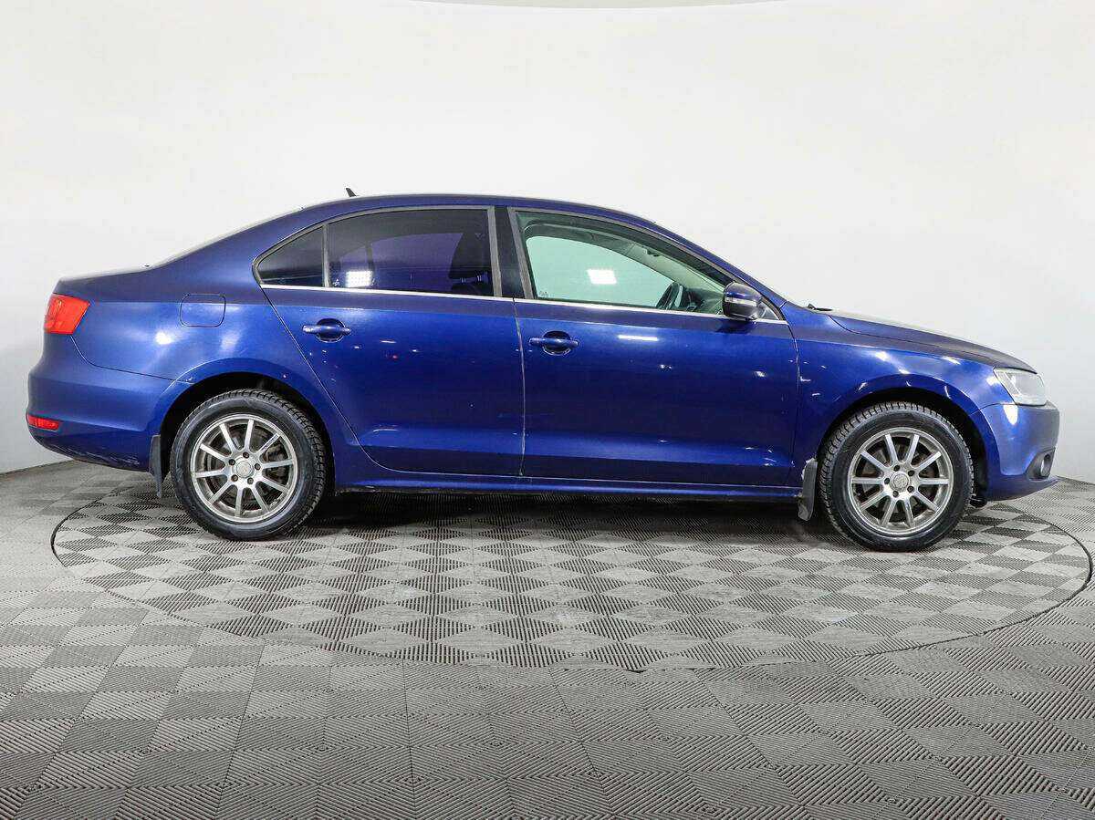 Volkswagen Jetta с пробегом — 2011 год. Фото: #3