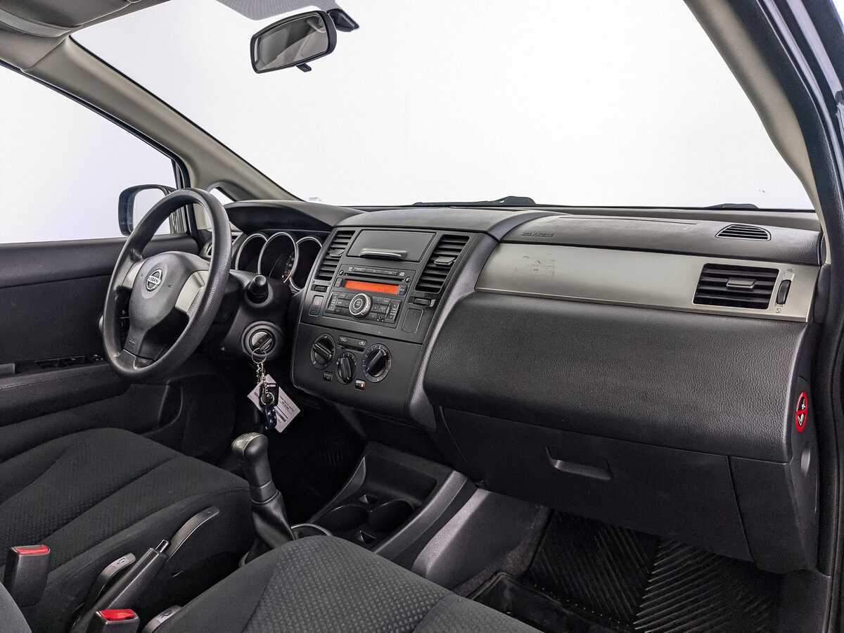 Nissan Tiida с пробегом — 2011 год. Фото: #8