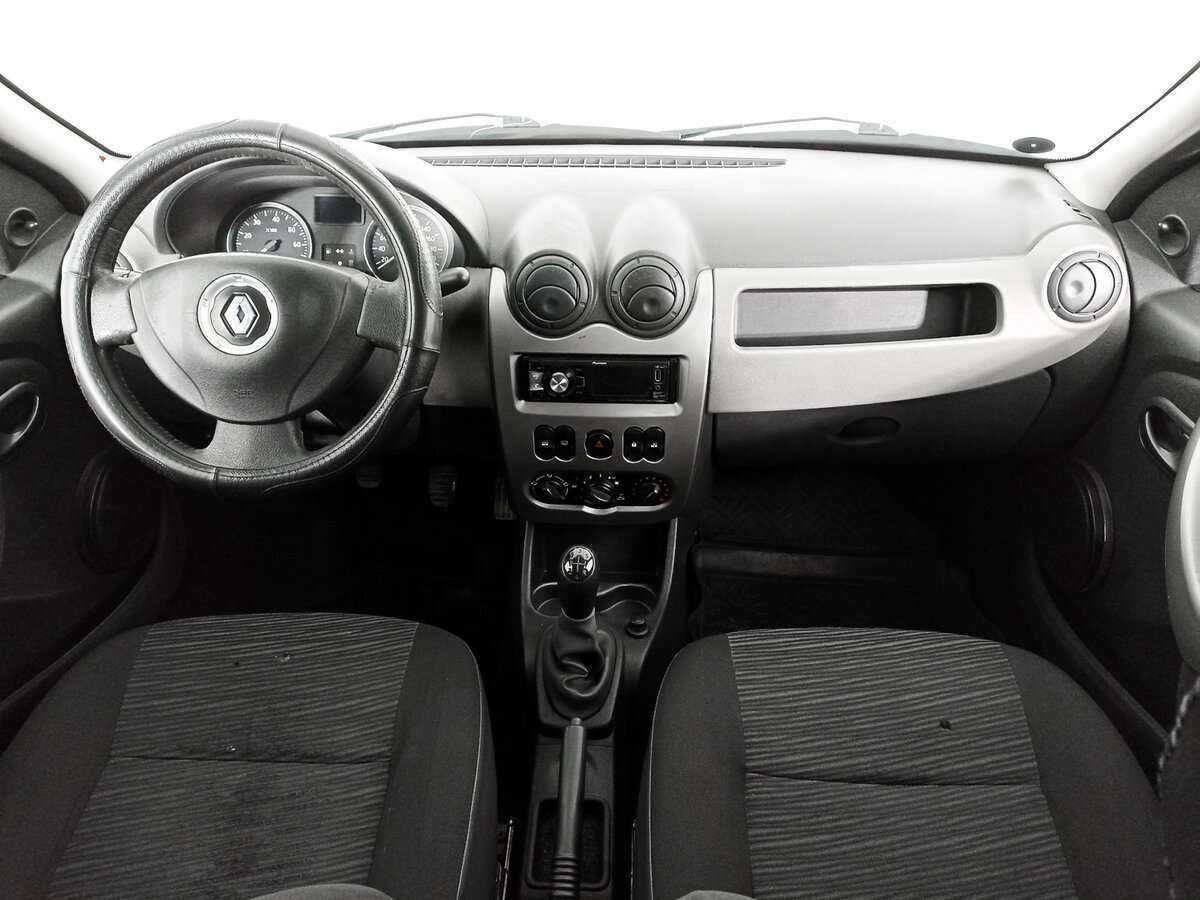 Renault Logan с пробегом — 2011 год. Фото: #11
