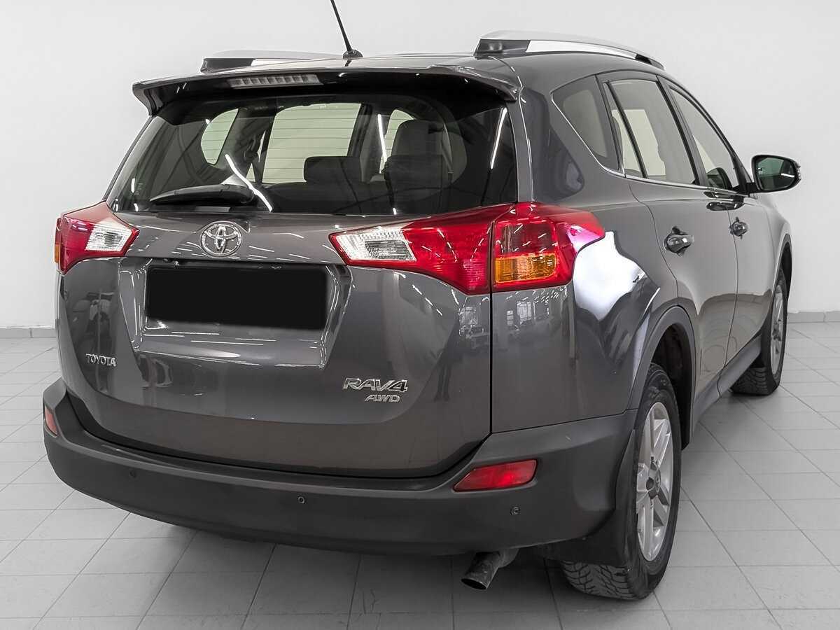 Toyota RAV4 с пробегом — 2014 год. Фото: #4
