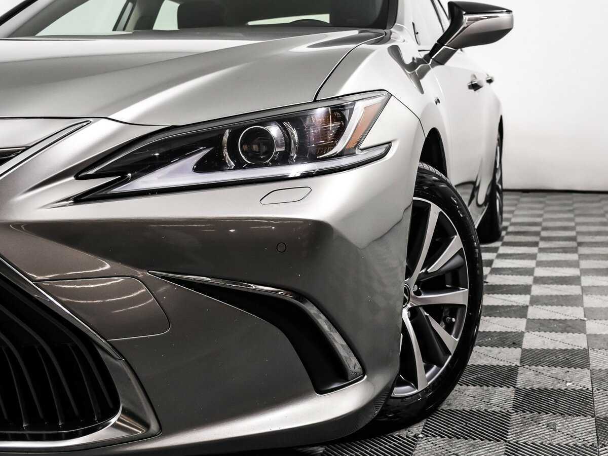 Lexus ES с пробегом — 2019 год. Фото: #13
