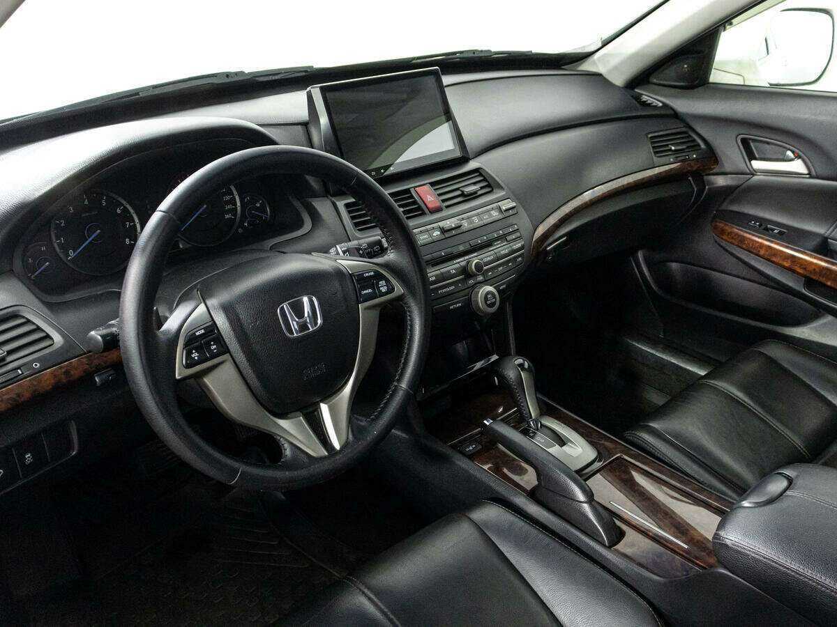 Honda Crosstour с пробегом — 2011 год. Фото: #8