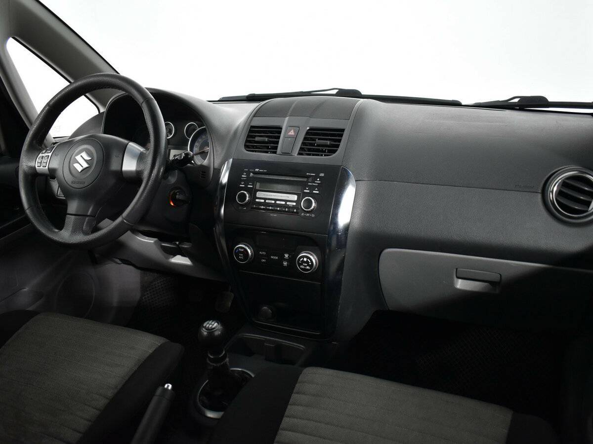 Suzuki SX4 с пробегом — 2011 год. Фото: #9