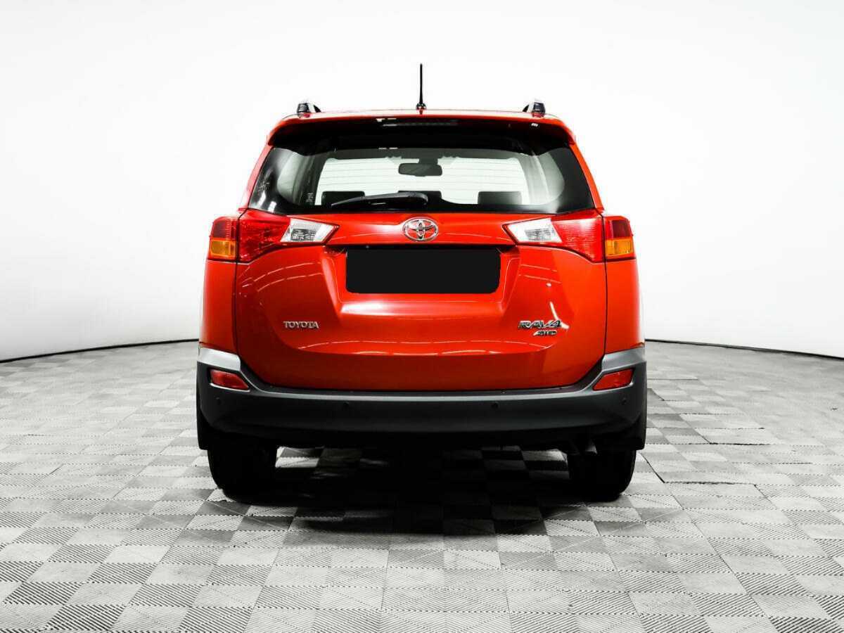 Toyota RAV4 с пробегом — 2014 год. Фото: #5