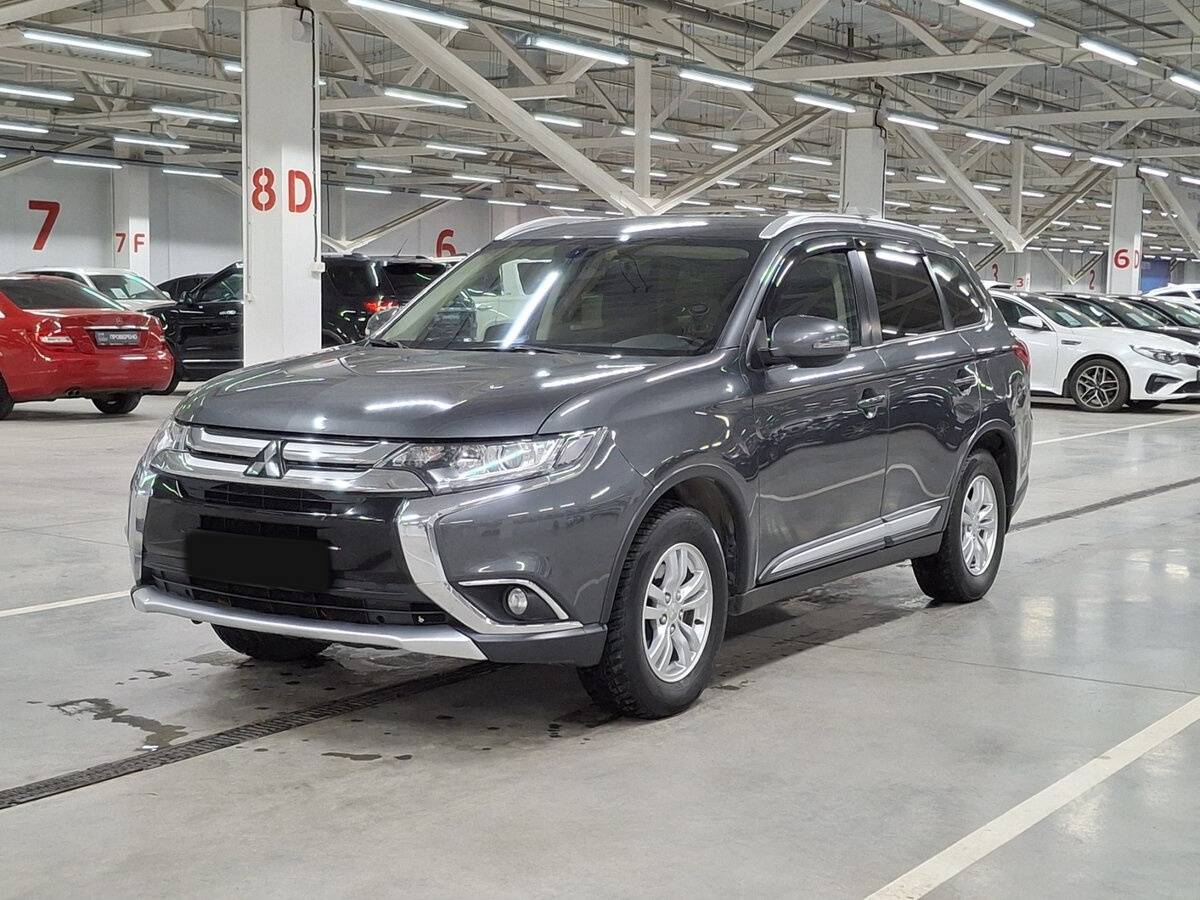 Mitsubishi Outlander с пробегом — 2015 год. Фото: #0