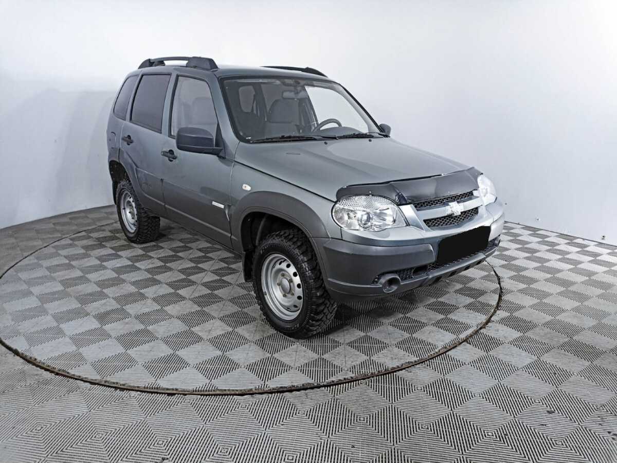 Chevrolet Niva с пробегом — 2012 год. Фото: #2