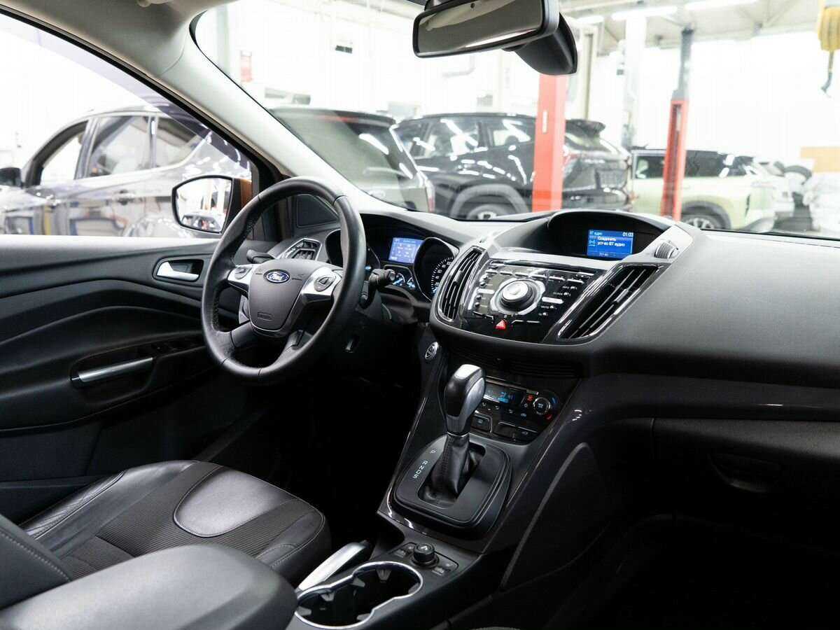 Ford Kuga с пробегом — 2013 год. Фото: #16