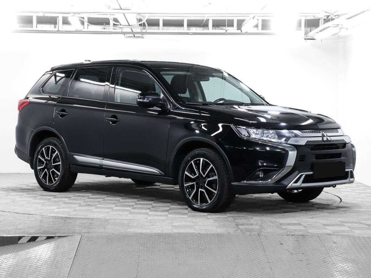 Mitsubishi Outlander с пробегом — 2018 год. Фото: #2